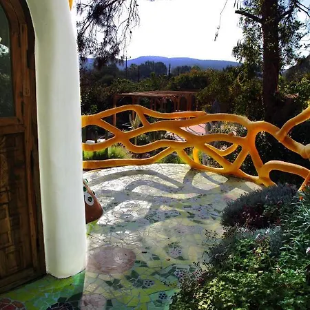 Ferienhaus Euphoria Art Land - The Earth House Limassol