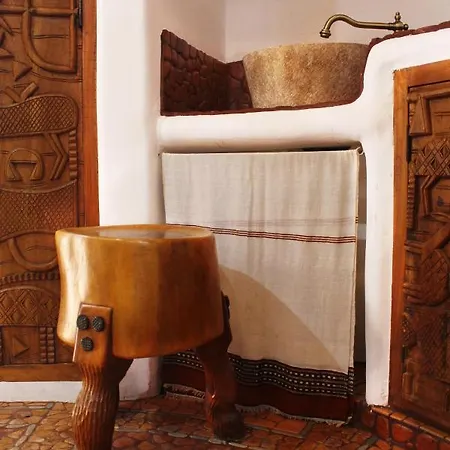 Euphoria Art Land - The Earth House Holiday home *