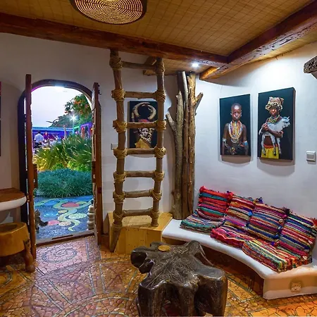 Ferienhaus Euphoria Art Land - The Earth House